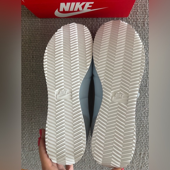 Nike Cortez Blue Burgundy Sneakers Women Size 9 - Picture 10 of 12